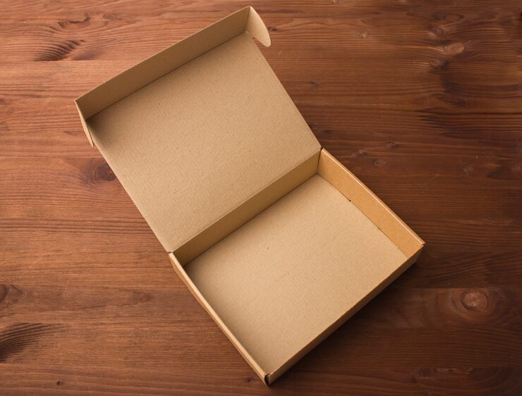 Durable returnable packaging system used in a closed-loop supply chain